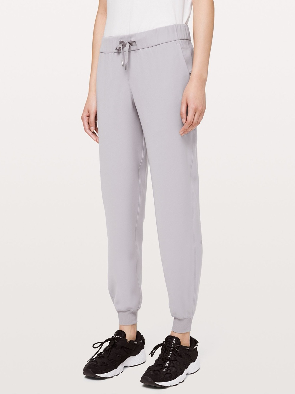 Lululemon ON THE FLY JOGGER size 6 colour Silverscreen - NEVER WORN